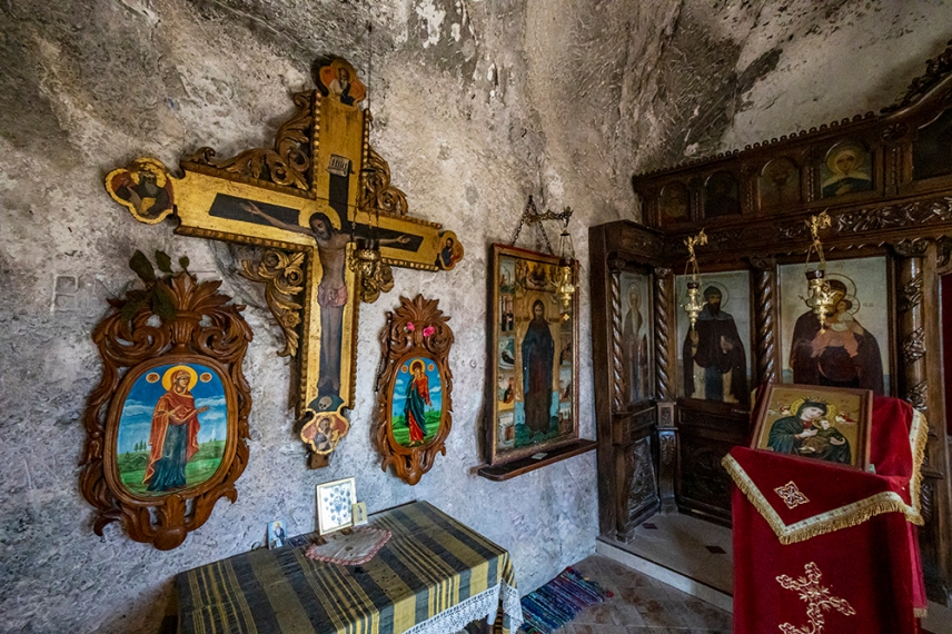 Скалният манастир „Св. Димитър Басарбовски“.